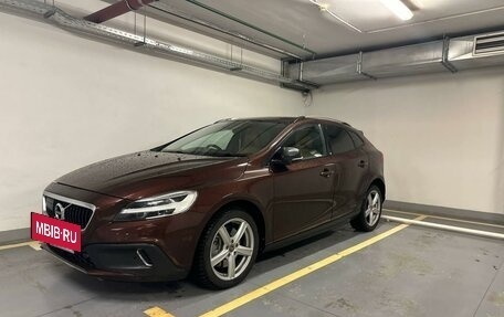 Volvo V40 Cross Country I, 2017 год, 2 550 000 рублей, 25 фотография