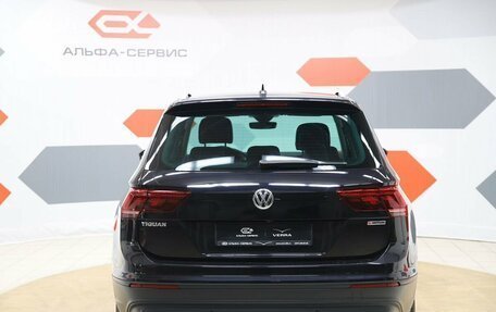 Volkswagen Tiguan II, 2019 год, 3 090 000 рублей, 6 фотография