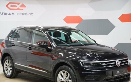 Volkswagen Tiguan II, 2019 год, 3 090 000 рублей, 3 фотография