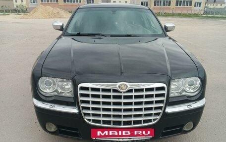 Chrysler 300C II, 2005 год, 1 600 000 рублей, 3 фотография