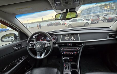 KIA Optima IV, 2018 год, 2 000 000 рублей, 10 фотография