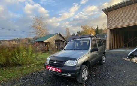 Chevrolet Niva I рестайлинг, 2004 год, 255 000 рублей, 2 фотография