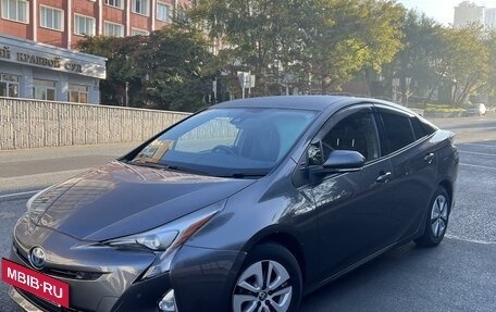 Toyota Prius IV XW50, 2016 год, 1 750 000 рублей, 4 фотография