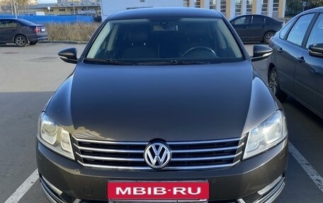 Volkswagen Passat B7, 2012 год, 1 090 000 рублей, 2 фотография