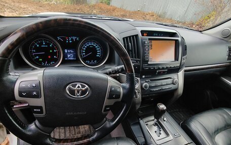 Toyota Land Cruiser 200, 2010 год, 3 749 000 рублей, 3 фотография