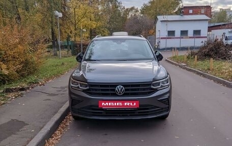 Volkswagen Tiguan II, 2021 год, 3 700 000 рублей, 8 фотография