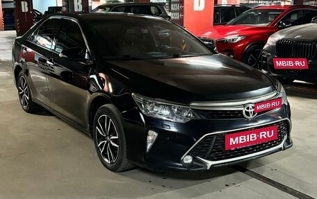 Toyota Camry, 2017 год, 2 400 000 рублей, 2 фотография