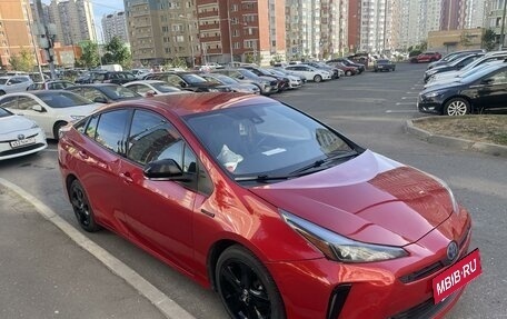 Toyota Prius IV XW50, 2020 год, 2 400 000 рублей, 6 фотография