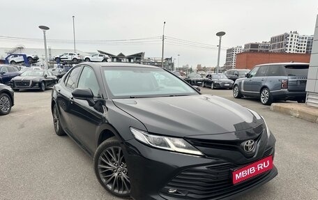 Toyota Camry, 2019 год, 2 350 000 рублей, 1 фотография