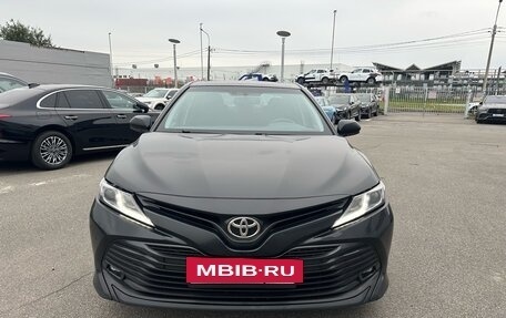 Toyota Camry, 2019 год, 2 350 000 рублей, 2 фотография