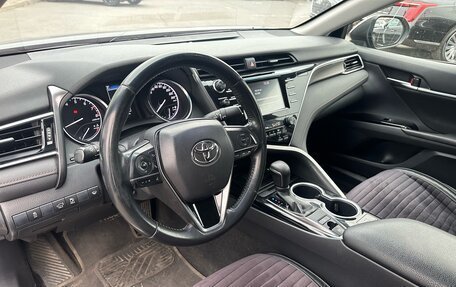 Toyota Camry, 2019 год, 2 350 000 рублей, 11 фотография