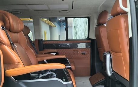 Volkswagen Caravelle T6 рестайлинг, 2019 год, 4 545 000 рублей, 6 фотография