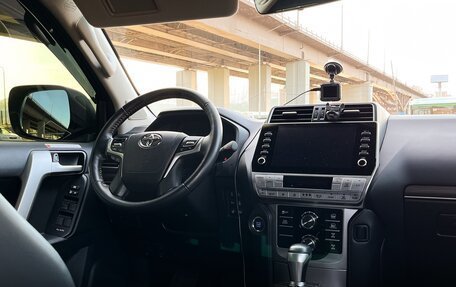 Toyota Land Cruiser Prado 150 рестайлинг 2, 2020 год, 7 950 000 рублей, 10 фотография