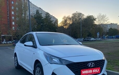 Hyundai Solaris II рестайлинг, 2021 год, 1 620 000 рублей, 1 фотография