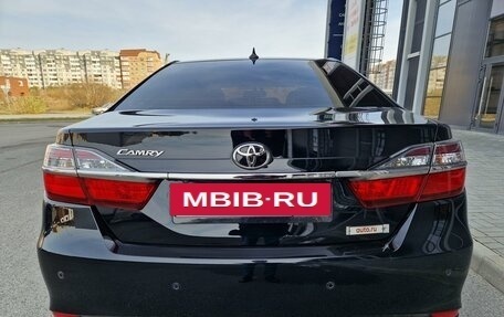 Toyota Camry, 2017 год, 2 830 000 рублей, 6 фотография