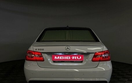 Mercedes-Benz E-Класс, 2012 год, 2 880 000 рублей, 28 фотография