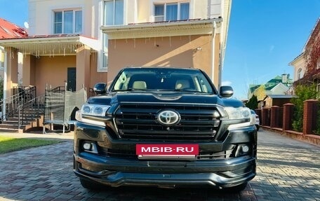 Toyota Land Cruiser 200, 2015 год, 5 850 000 рублей, 3 фотография