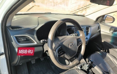 Hyundai Solaris II рестайлинг, 2018 год, 810 000 рублей, 3 фотография