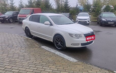 Skoda Superb III рестайлинг, 2011 год, 900 000 рублей, 2 фотография