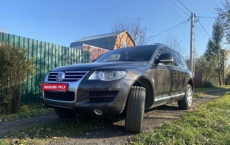 Volkswagen Touareg III, 2007 год, 1 350 000 рублей, 2 фотография