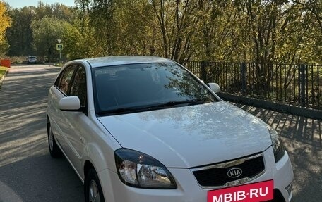 KIA Rio II, 2011 год, 990 000 рублей, 3 фотография