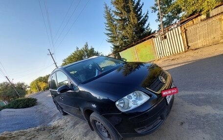 Volkswagen Touran III, 2006 год, 725 000 рублей, 2 фотография