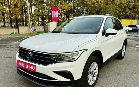 Volkswagen Tiguan II, 2020 год, 3 050 000 рублей, 3 фотография