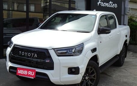 Toyota Hilux VIII, 2023 год, 4 950 000 рублей, 2 фотография