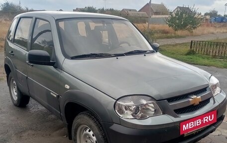 Chevrolet Niva I рестайлинг, 2012 год, 677 000 рублей, 3 фотография