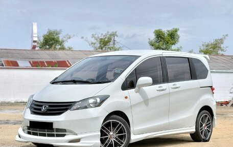 Honda Freed I, 2012 год, 877 555 рублей, 1 фотография