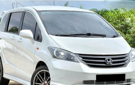 Honda Freed I, 2012 год, 877 555 рублей, 2 фотография