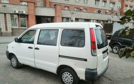 Toyota Town Ace III, 2000 год, 335 000 рублей, 3 фотография