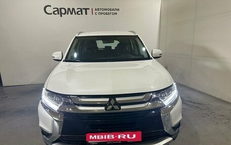 Mitsubishi Outlander III рестайлинг 3, 2018 год, 2 500 000 рублей, 2 фотография