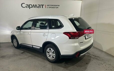 Mitsubishi Outlander III рестайлинг 3, 2018 год, 2 500 000 рублей, 5 фотография