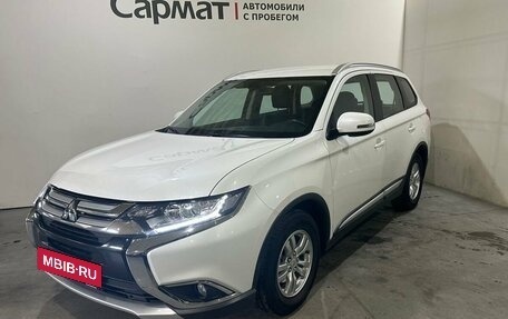 Mitsubishi Outlander III рестайлинг 3, 2018 год, 2 500 000 рублей, 3 фотография