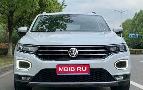 Volkswagen T-Roc I, 2020 год, 2 152 770 рублей, 2 фотография