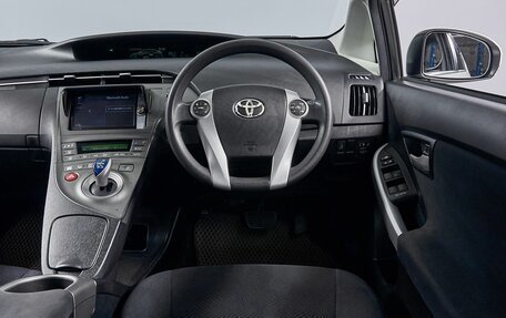 Toyota Prius, 2011 год, 1 279 000 рублей, 18 фотография