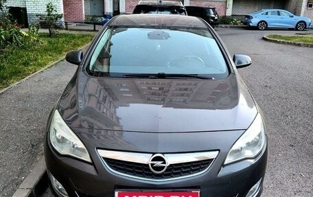 Opel Astra J, 2011 год, 900 000 рублей, 2 фотография