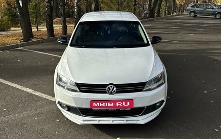 Volkswagen Jetta VI, 2014 год, 1 195 000 рублей, 2 фотография