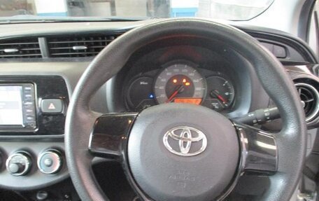 Toyota Vitz, 2020 год, 850 000 рублей, 8 фотография