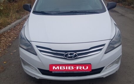 Hyundai Solaris II рестайлинг, 2014 год, 1 050 000 рублей, 2 фотография