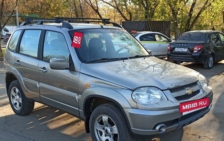 Chevrolet Niva I рестайлинг, 2010 год, 500 000 рублей, 4 фотография