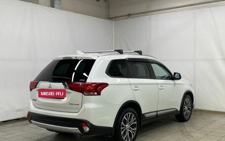 Mitsubishi Outlander III рестайлинг 3, 2017 год, 2 208 000 рублей, 5 фотография