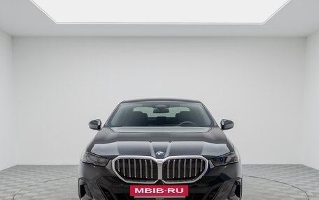 BMW 5 серия, 2023 год, 10 890 000 рублей, 2 фотография