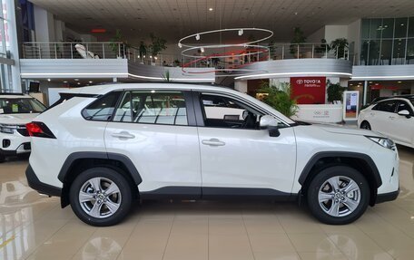 Toyota RAV4, 2023 год, 5 700 000 рублей, 4 фотография