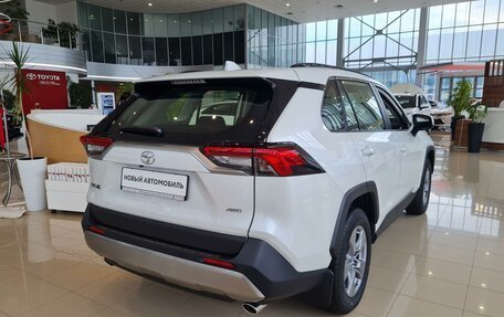 Toyota RAV4, 2023 год, 5 700 000 рублей, 5 фотография