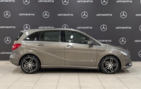 Mercedes-Benz B-Класс, 2014 год, 1 595 000 рублей, 27 фотография