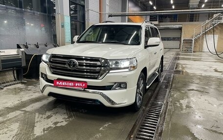 Toyota Land Cruiser 200, 2016 год, 6 700 000 рублей, 2 фотография