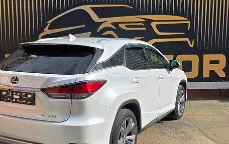 Lexus RX IV рестайлинг, 2020 год, 5 650 000 рублей, 3 фотография