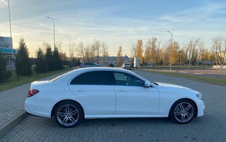 Mercedes-Benz E-Класс, 2019 год, 6 000 000 рублей, 8 фотография